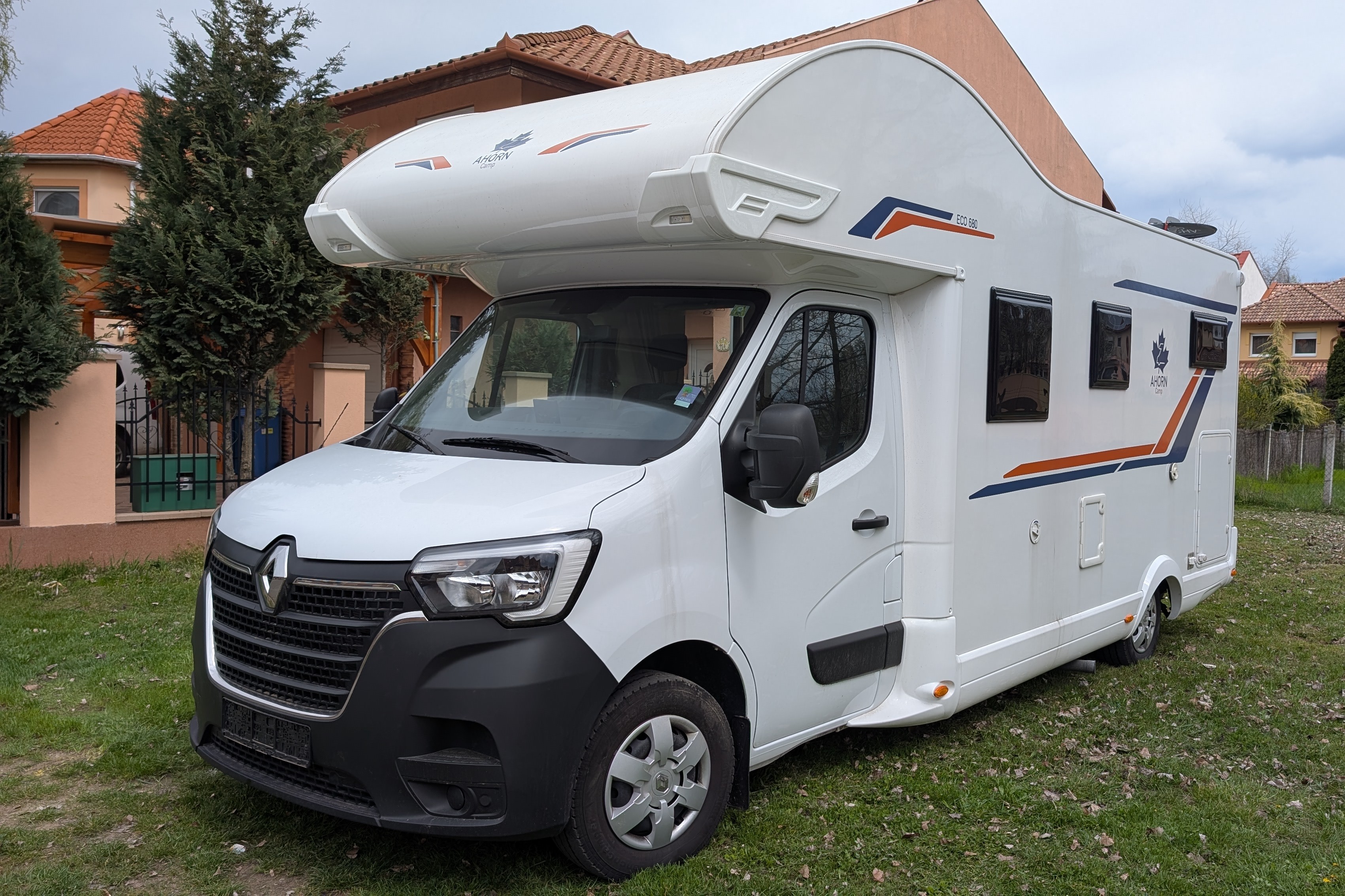 Renault Master AHORN ECO 680 lakóautó bérlés